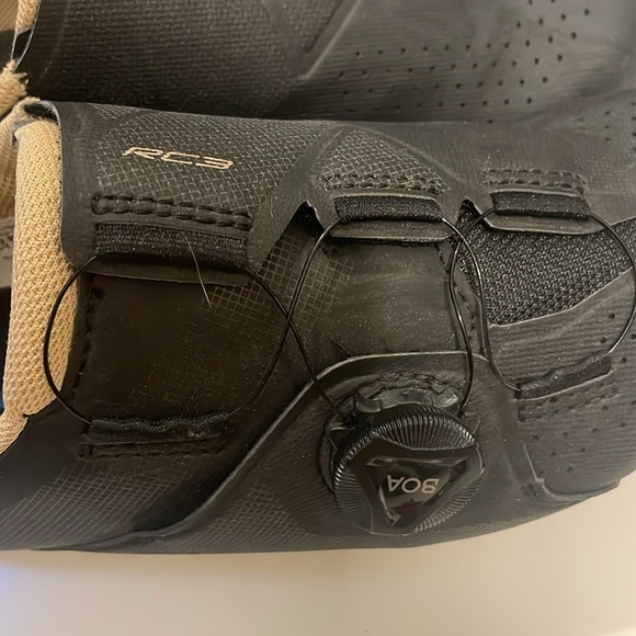 Shimano RC3 cycling shoes, Size 38 (US 6.5) - Picture 3 of 9